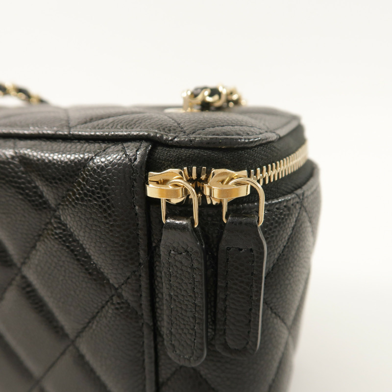 CHANEL 牛皮皮革Vanity Case金扣鏈帶肩背袋-14