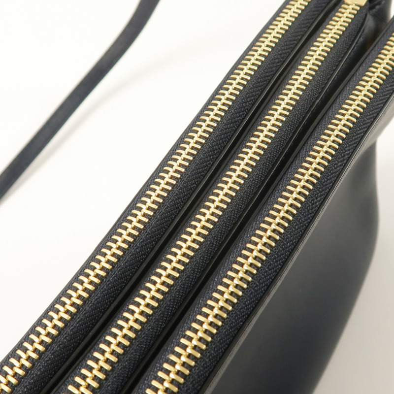 CELINE 羊皮皮革Trio金扣肩背袋-18