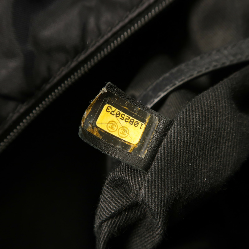 CHANEL 尼龍Shoulder Bag銀扣肩背袋-6