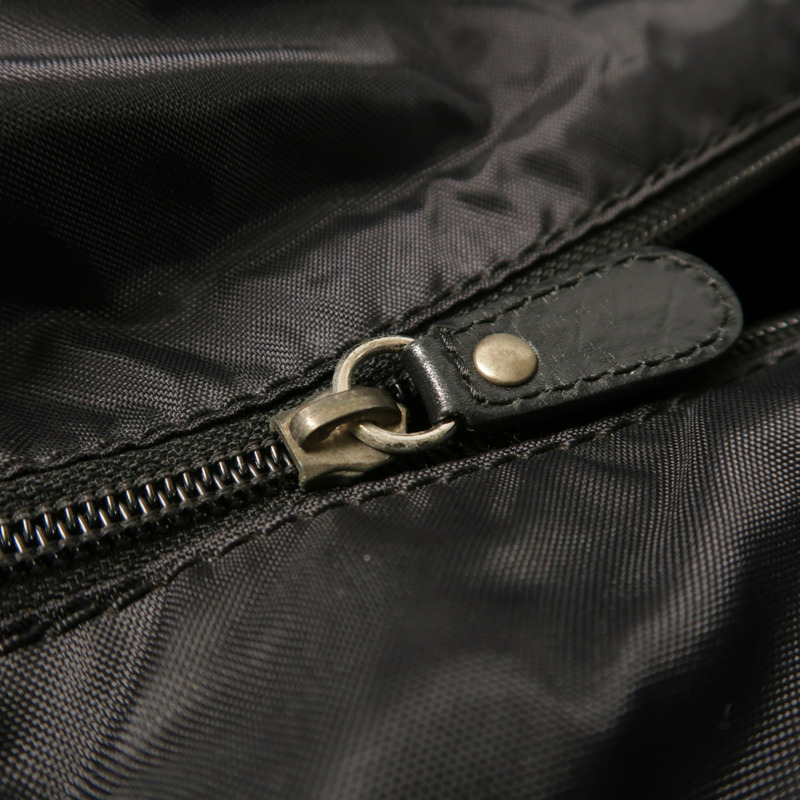 CHANEL 尼龍Shoulder Bag銀扣肩背袋-15