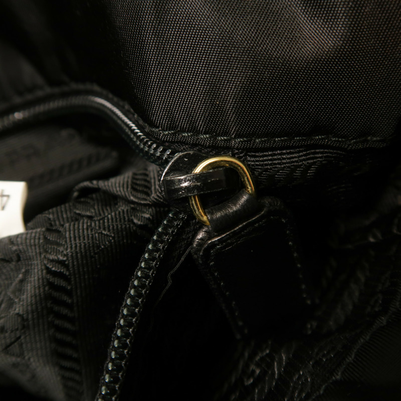 PRADA 尼龍Tote Bag金扣鏈帶肩背袋-16