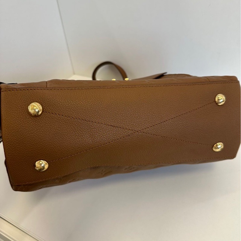 LV全皮壓花Métis Hobo肩背斜背包-2