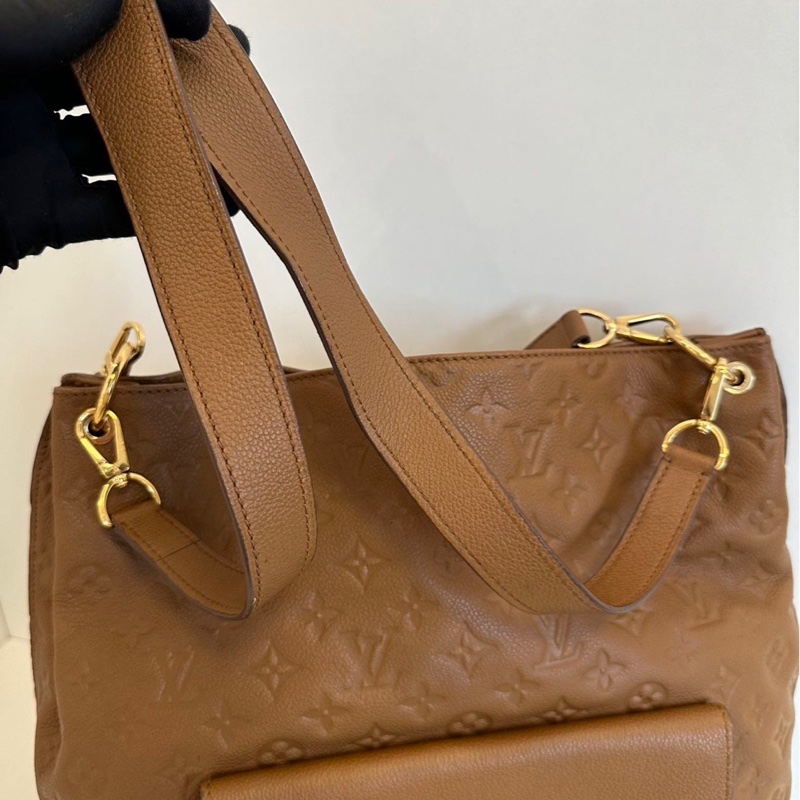 LV全皮壓花Métis Hobo肩背斜背包-7