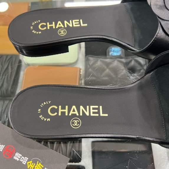 東區正精品㊣CHANEL G45499全新香奈兒黑色山茶花全皮金雙C涼鞋拖鞋 37號 RZ6302-4