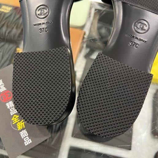 東區正精品㊣CHANEL G45499全新香奈兒黑色山茶花全皮金雙C涼鞋拖鞋 37號 RZ6302-6