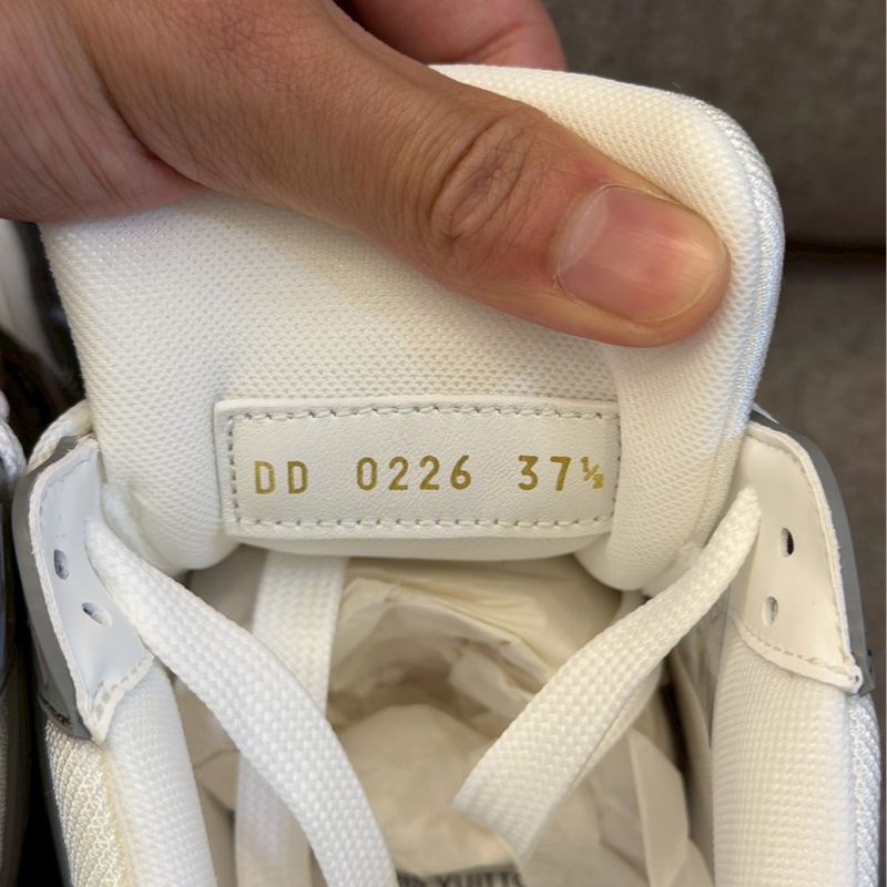 LV trainer灰牛仔-3