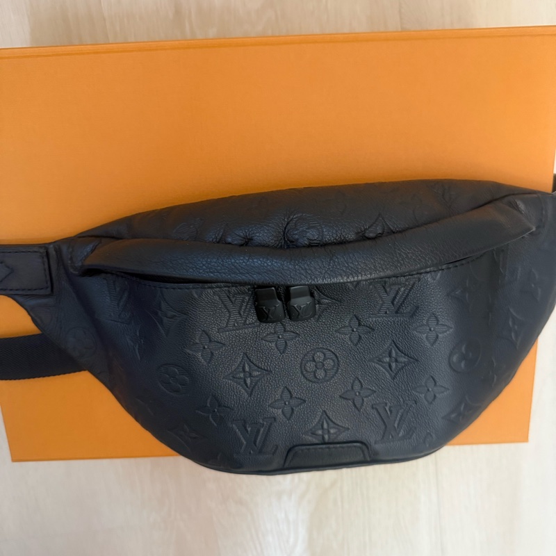 Louis Vuitton Discovery PM 壓紋款腰包 M46036-2