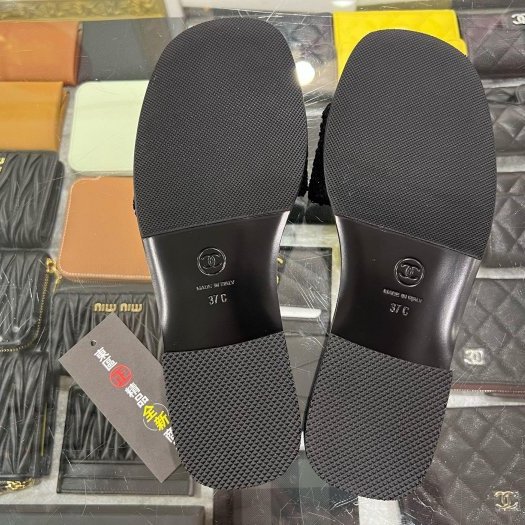 東區正精品㊣CHANEL G45038 全新香奈兒黑色絨毛金雙C涼鞋拖鞋 37號 RZ6305-7
