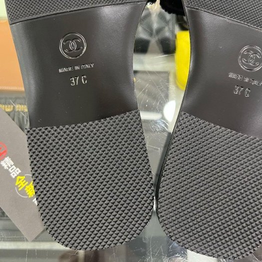 東區正精品㊣CHANEL G45038 全新香奈兒黑色絨毛金雙C涼鞋拖鞋 37號 RZ6305-8