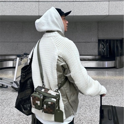 Lv Trail 塗層帆布 菲董迷彩 斜挎包 胸包 約長18.5cm 寬11cm 高12.5cm