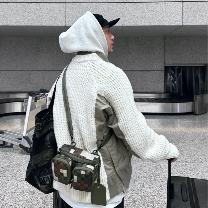 Lv Trail 塗層帆布 菲董迷彩 斜挎包 胸包 約長18.5cm 寬11cm 高12.5cm-0