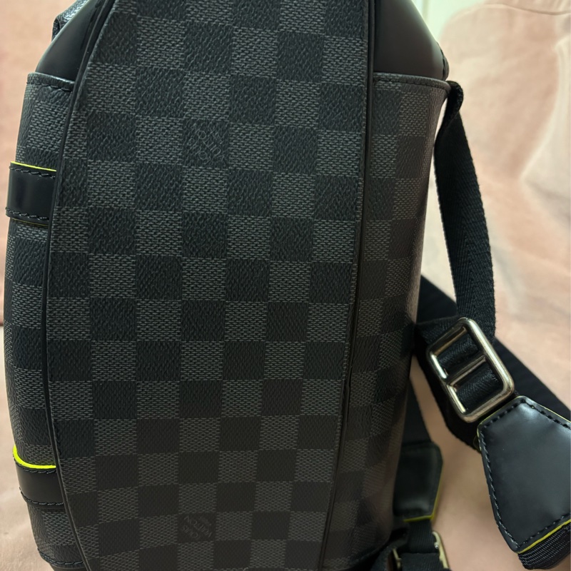 Louis Vuitton Christopher PM Damier Graphite 綠邊季節款 LV 男後背包-5