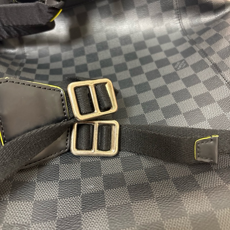 Louis Vuitton Christopher PM Damier Graphite 綠邊季節款 LV 男後背包-21