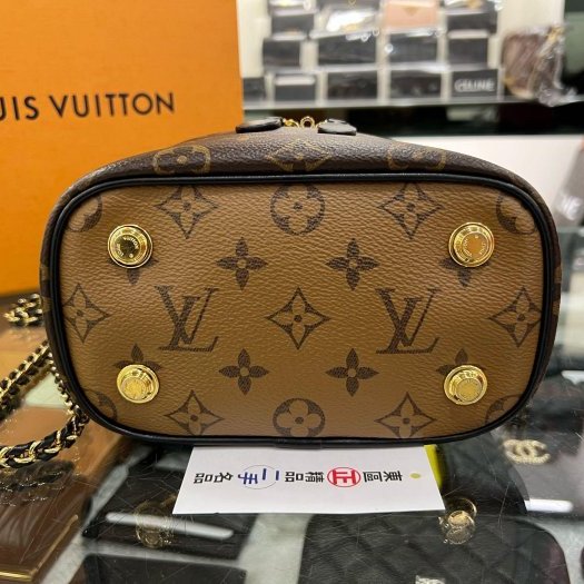 東區正精品㊣LOUIS VUITTON LV VANITY M45165字紋雙色拉鍊皮穿鍊金鍊化妝箱包兩用包斜背包 RZ6309-3