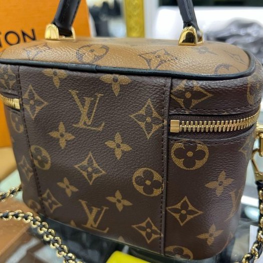 東區正精品㊣LOUIS VUITTON LV VANITY M45165字紋雙色拉鍊皮穿鍊金鍊化妝箱包兩用包斜背包 RZ6309-7