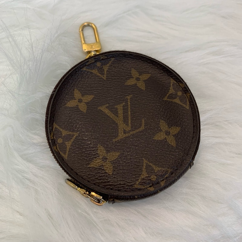 LV老花五合一金扣手挽肩背棕色包-7