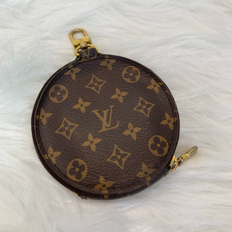 LV老花五合一金扣手挽肩背棕色包-8