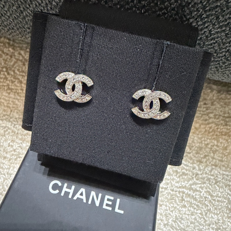 Chanel 香奈兒 經典雙C銀色水鑽耳環-1
