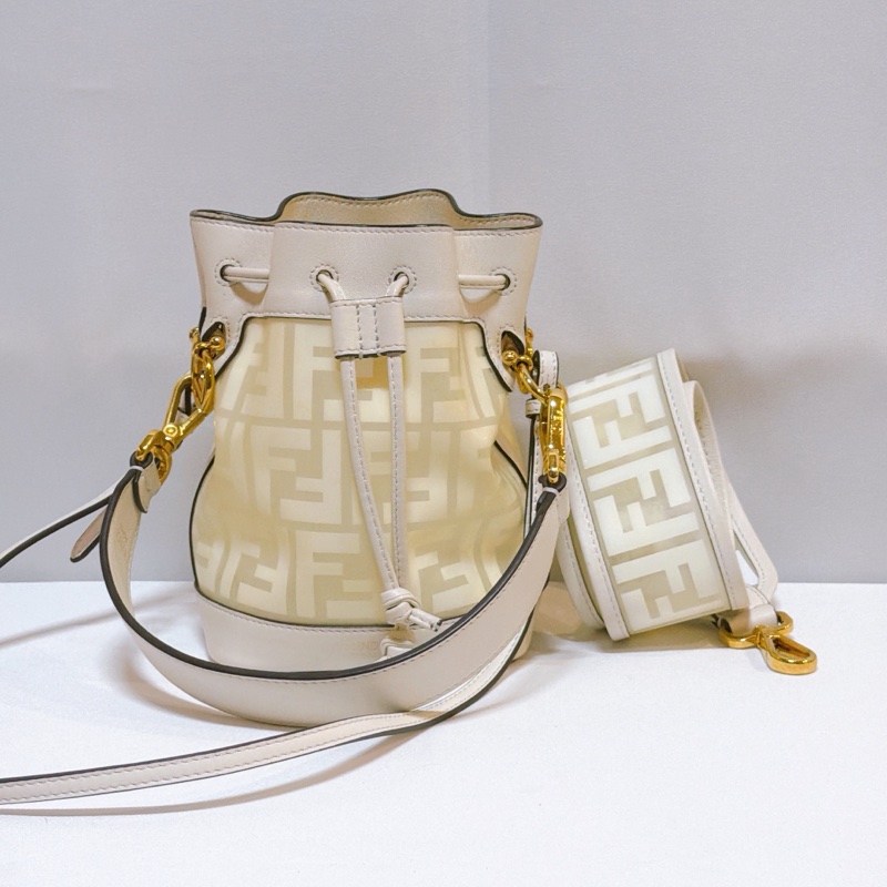 莉亞精品♡ Fendi 白老花水桶包二手美包-0