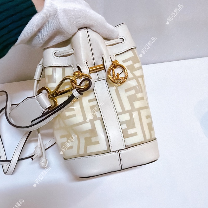 莉亞精品♡ Fendi 白老花水桶包二手美包-3