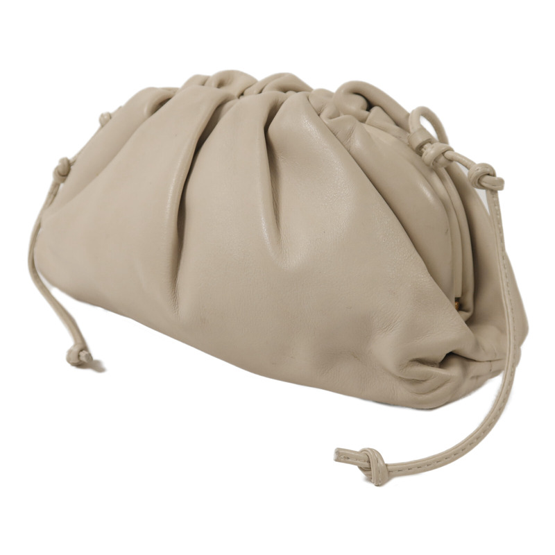 BOTTEGA VENETA 牛皮皮革The Mini Pouch金扣肩背袋-2