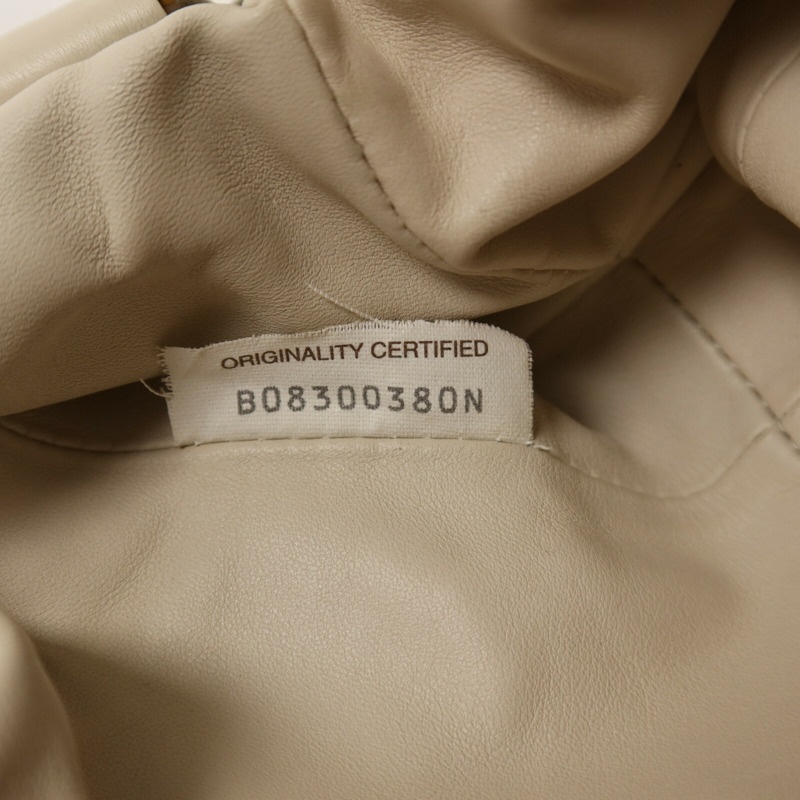 BOTTEGA VENETA 牛皮皮革The Mini Pouch金扣肩背袋-7