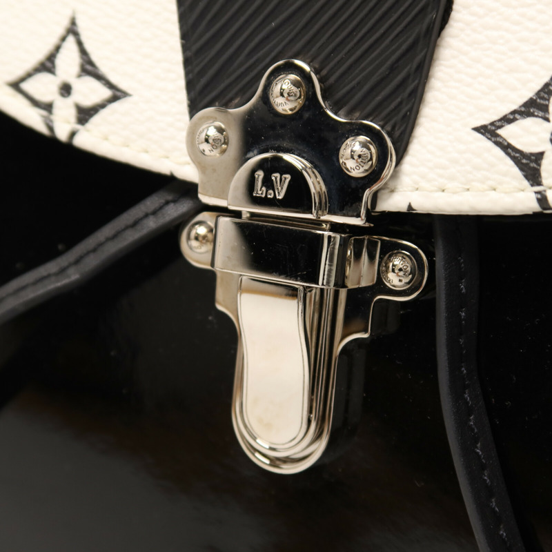 LOUIS VUITTON 漆皮皮革/Monogram Mini Hot Springs銀扣背包-9