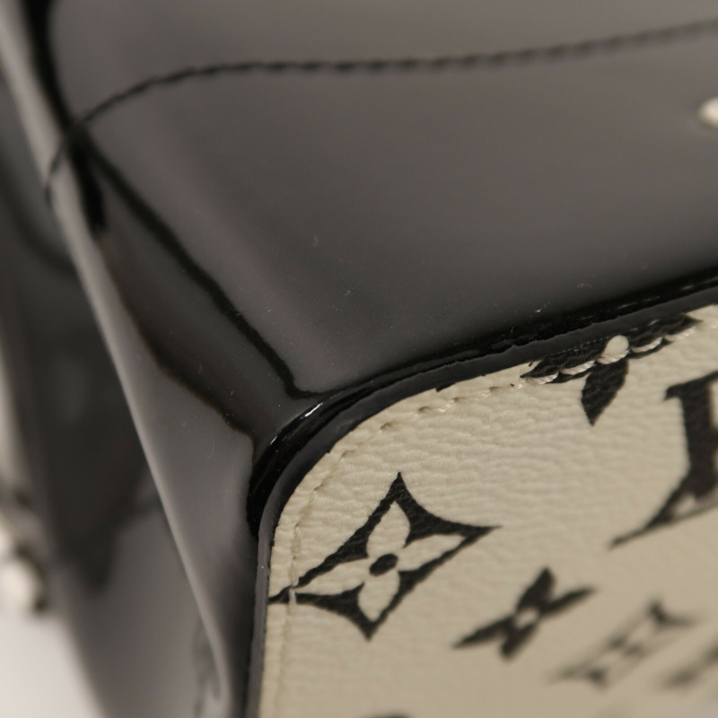 LOUIS VUITTON 漆皮皮革/Monogram Mini Hot Springs銀扣背包-10