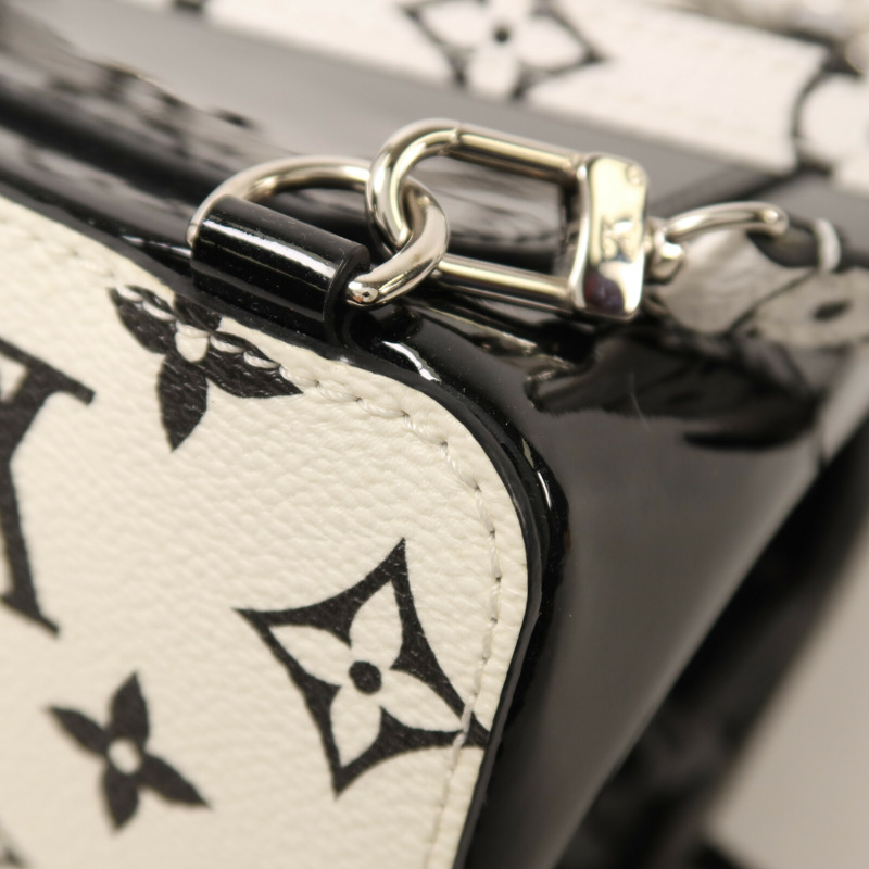 LOUIS VUITTON 漆皮皮革/Monogram Mini Hot Springs銀扣背包-13