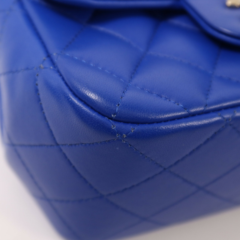 CHANEL 羊皮皮革Mini Classic 17金扣鏈帶肩背袋-11