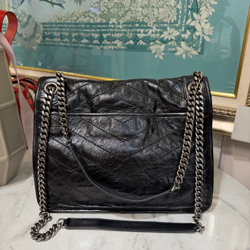 YSL 黑復刻牛皮V型紋Niki中號霧銀釦下蓋肩斜背包-1
