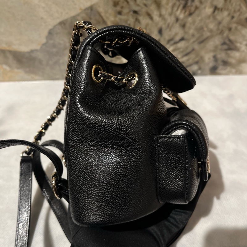 Chanel黑荔枝牛皮釦迷你DUMA後背包-1