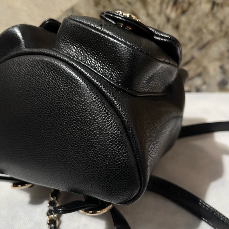 Chanel黑荔枝牛皮釦迷你DUMA後背包-3