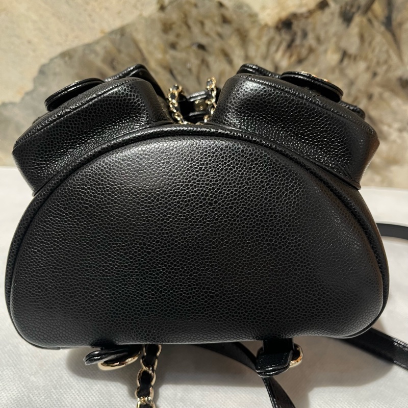 Chanel黑荔枝牛皮釦迷你DUMA後背包-4