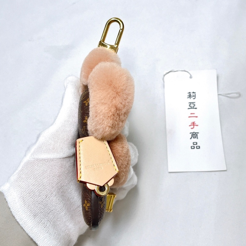 莉亞精品♡ LV Vivienne 水貂掛飾 粉 二手美品-4