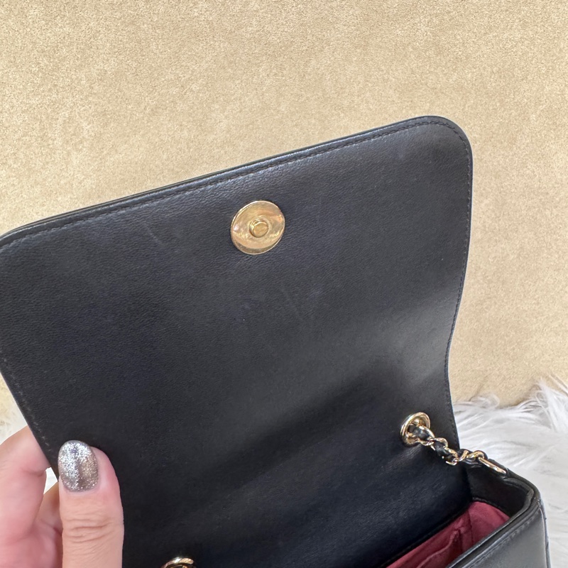 ［ 少量款 ］Chanel 21C 寶石水晶雙C方胖-9