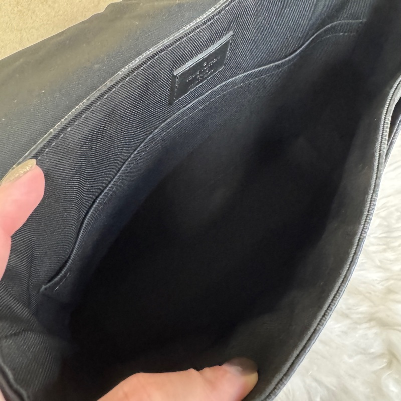 LV Distirct 黑灰格斜背包-8