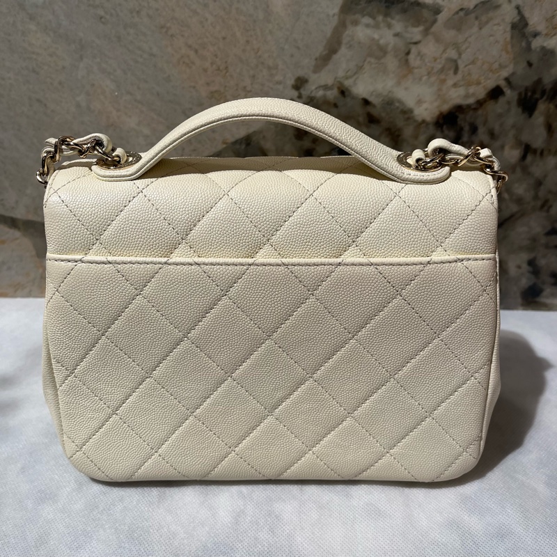Chanel象牙白荔枝牛淡金釦郵差包-7