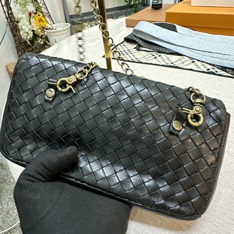 BOTTEGA VENETA 小包 斜背包 小廢包-1