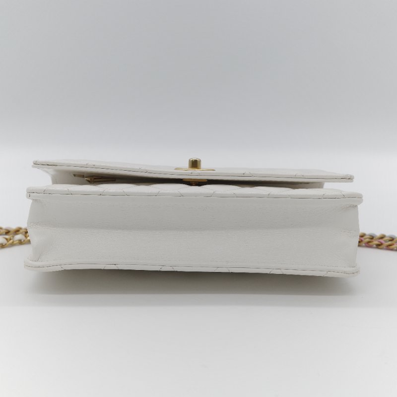 (春夏必備♥️)Chanel 香奈兒 白色菱格紋 牛皮 Handle 鏤空手柄 彩色皮穿鏈 WOC 鏈條錢包 斜挎包 手拿包 (卡位+手機位)-7