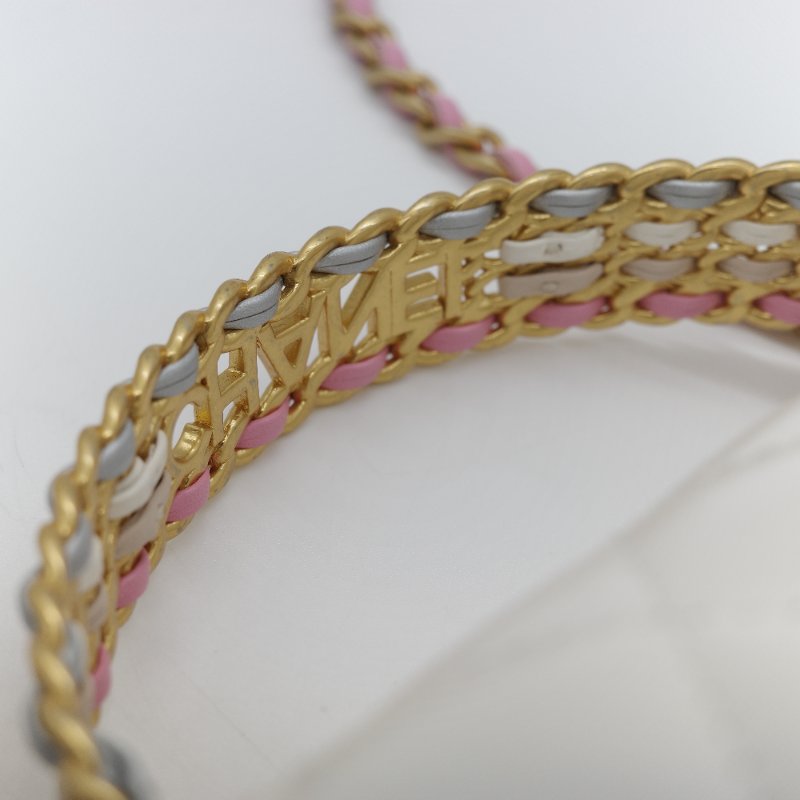 (春夏必備♥️)Chanel 香奈兒 白色菱格紋 牛皮 Handle 鏤空手柄 彩色皮穿鏈 WOC 鏈條錢包 斜挎包 手拿包 (卡位+手機位)-32