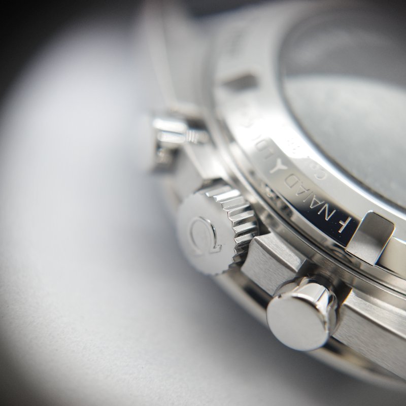 Omega 歐米茄 Speedmaster 超霸「史努比銀質獎」50 週年紀念版 銀白色 腕錶-10