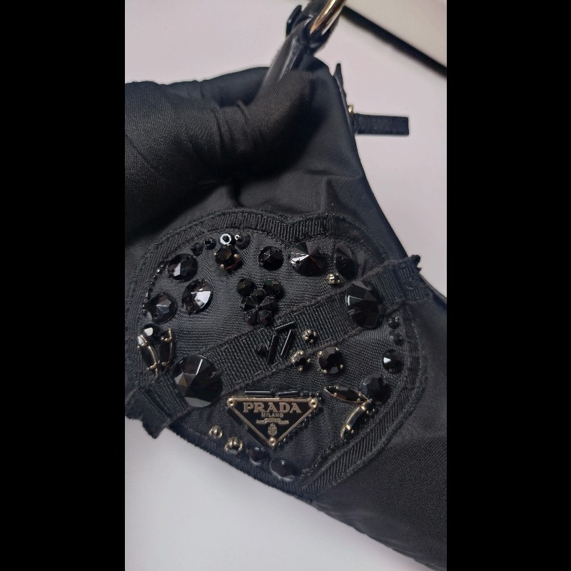 Prada 黑帆布水鑽愛心腋下包-5
