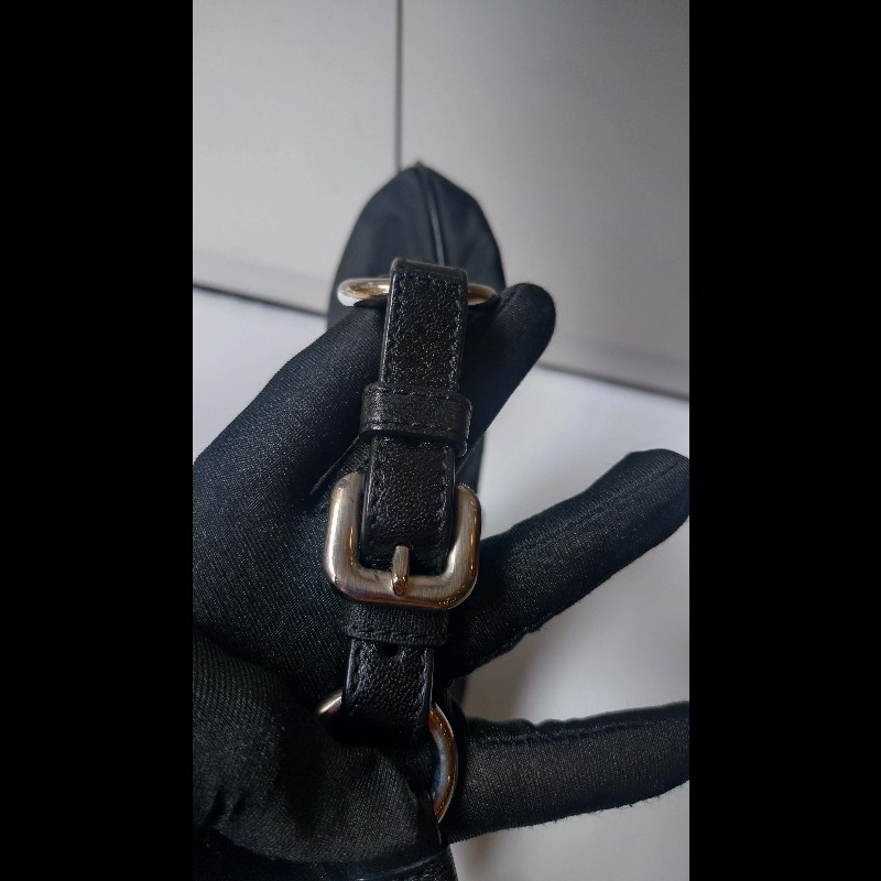 Prada 黑帆布水鑽愛心腋下包-12