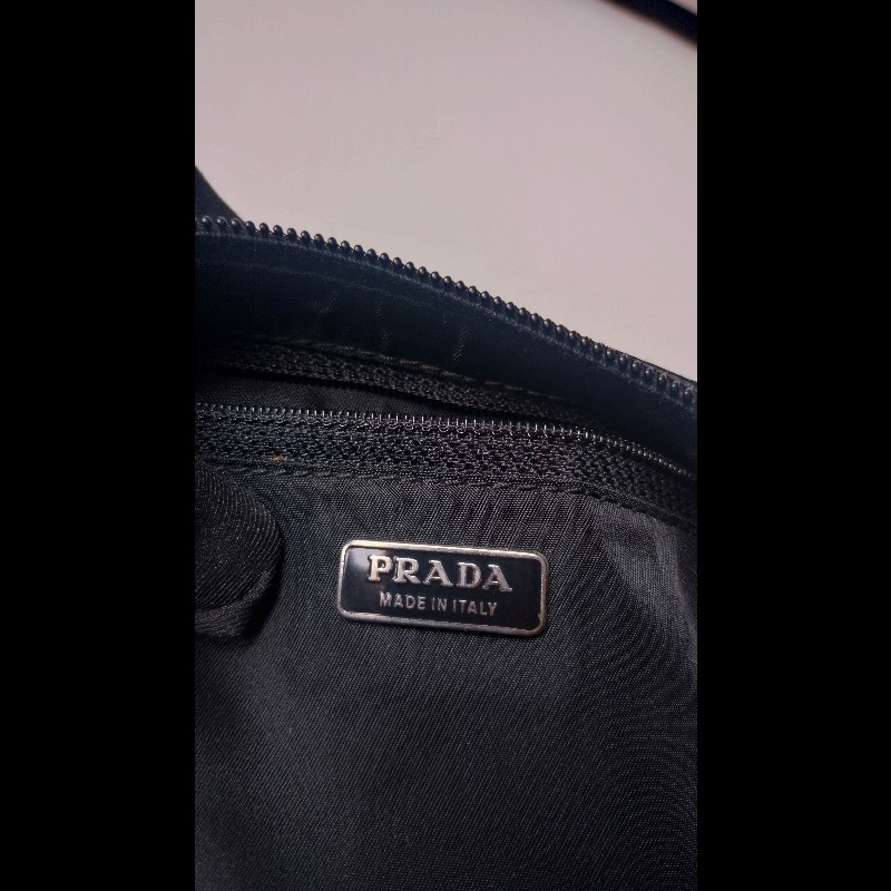 Prada 黑帆布水鑽愛心腋下包-16