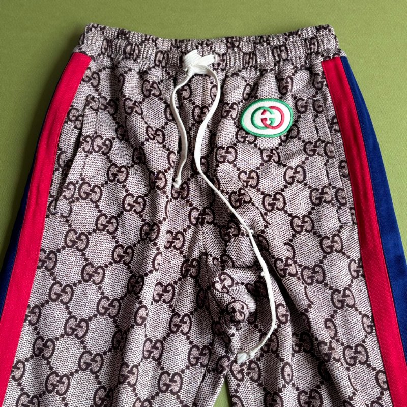 專櫃新款 ::GUCCI:: GG Supreme Print Jogging Pant 烏木色滿版雙G 經典紅藍綠邊 抽繩縮口長褲-2