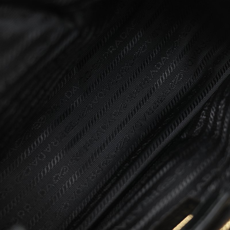 (25 年秋冬新款♥️閒置品)Prada 普拉達 Bonnie 中號 黑色皺褶 漆皮牛皮 托特包|專櫃 16 萬-9