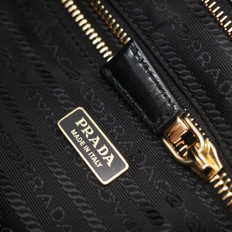 (25 年秋冬新款♥️閒置品)Prada 普拉達 Bonnie 中號 黑色皺褶 漆皮牛皮 托特包|專櫃 16 萬-10