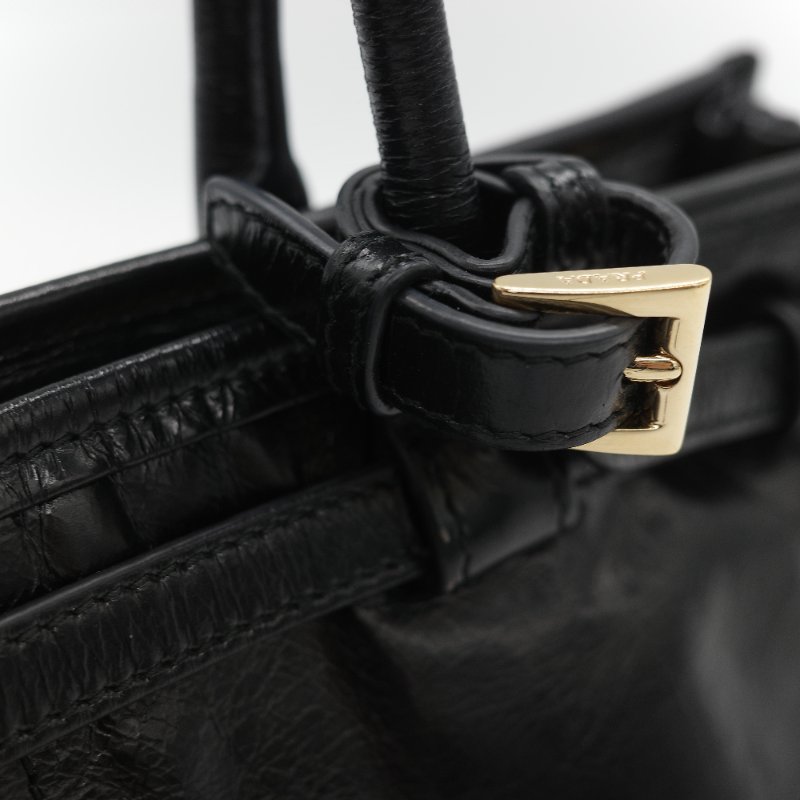 (25 年秋冬新款♥️閒置品)Prada 普拉達 Bonnie 中號 黑色皺褶 漆皮牛皮 托特包|專櫃 16 萬-18