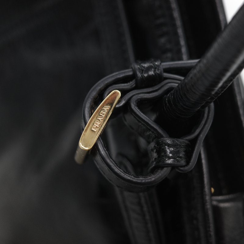 (25 年秋冬新款♥️閒置品)Prada 普拉達 Bonnie 中號 黑色皺褶 漆皮牛皮 托特包|專櫃 16 萬-19
